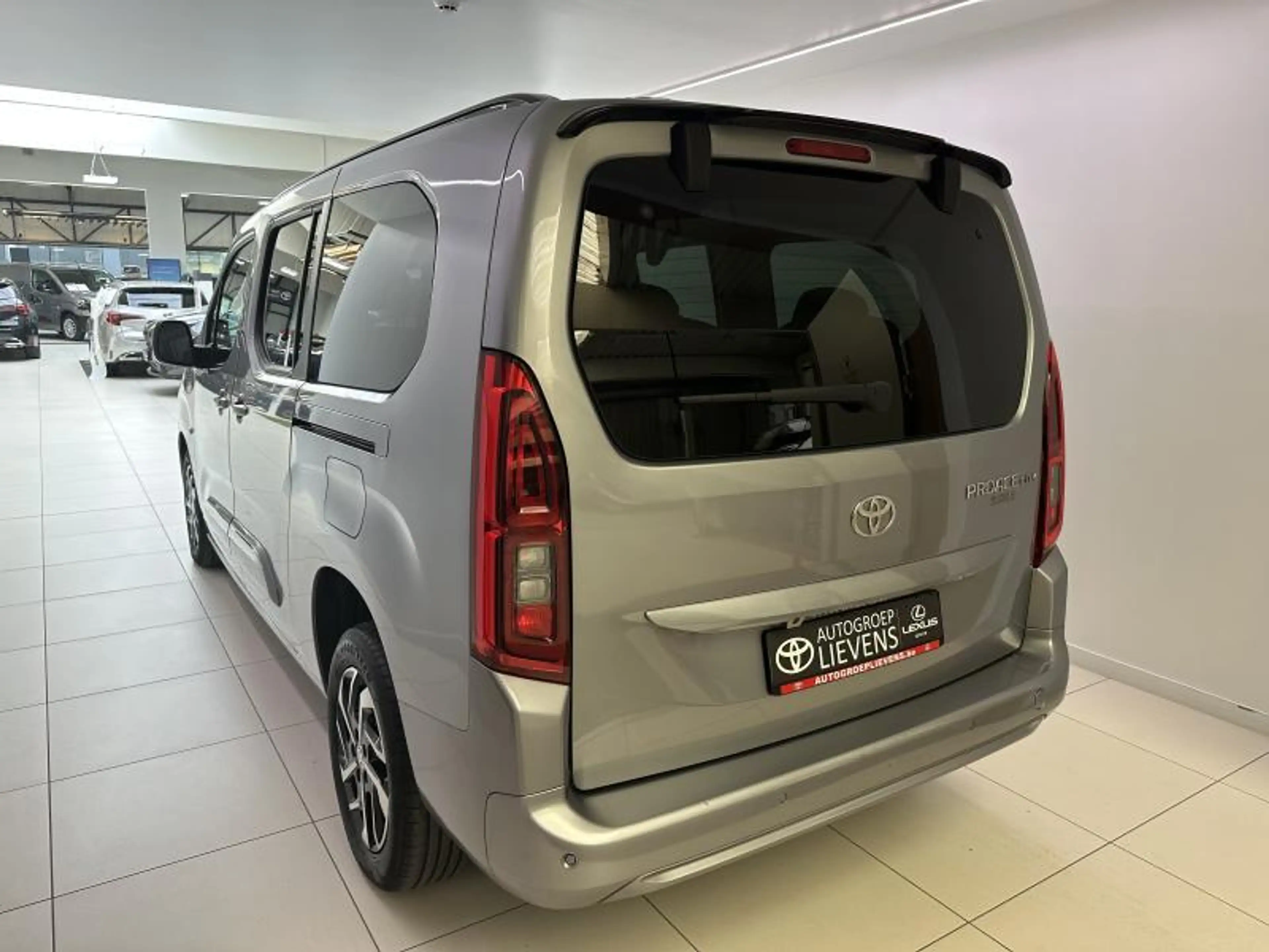 Toyota Verso 1.5 D AT FAMILY 7PL — photo 5