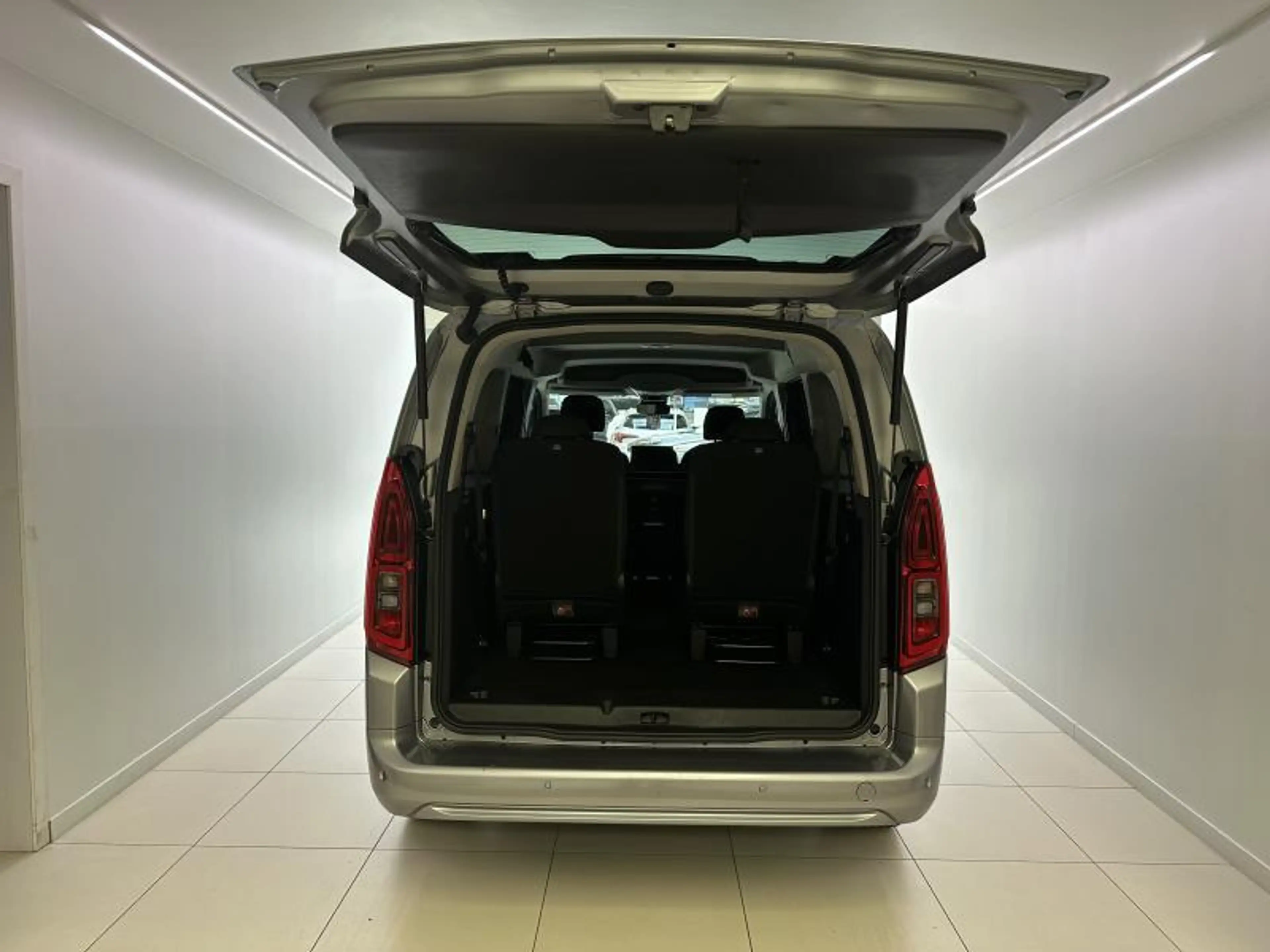 Toyota Verso 1.5 D AT FAMILY 7PL — photo 7