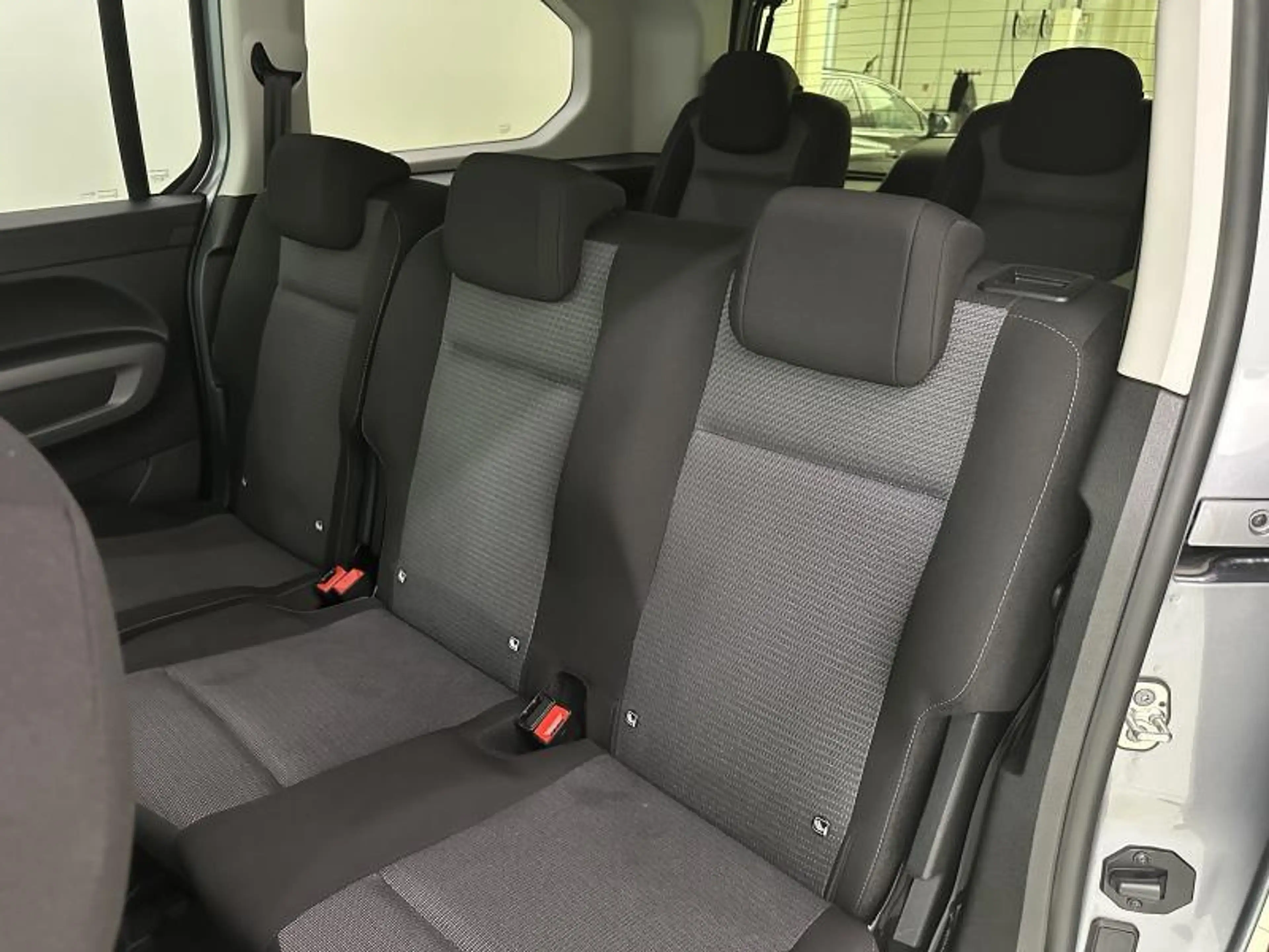 Toyota Verso 1.5 D AT FAMILY 7PL — photo 9