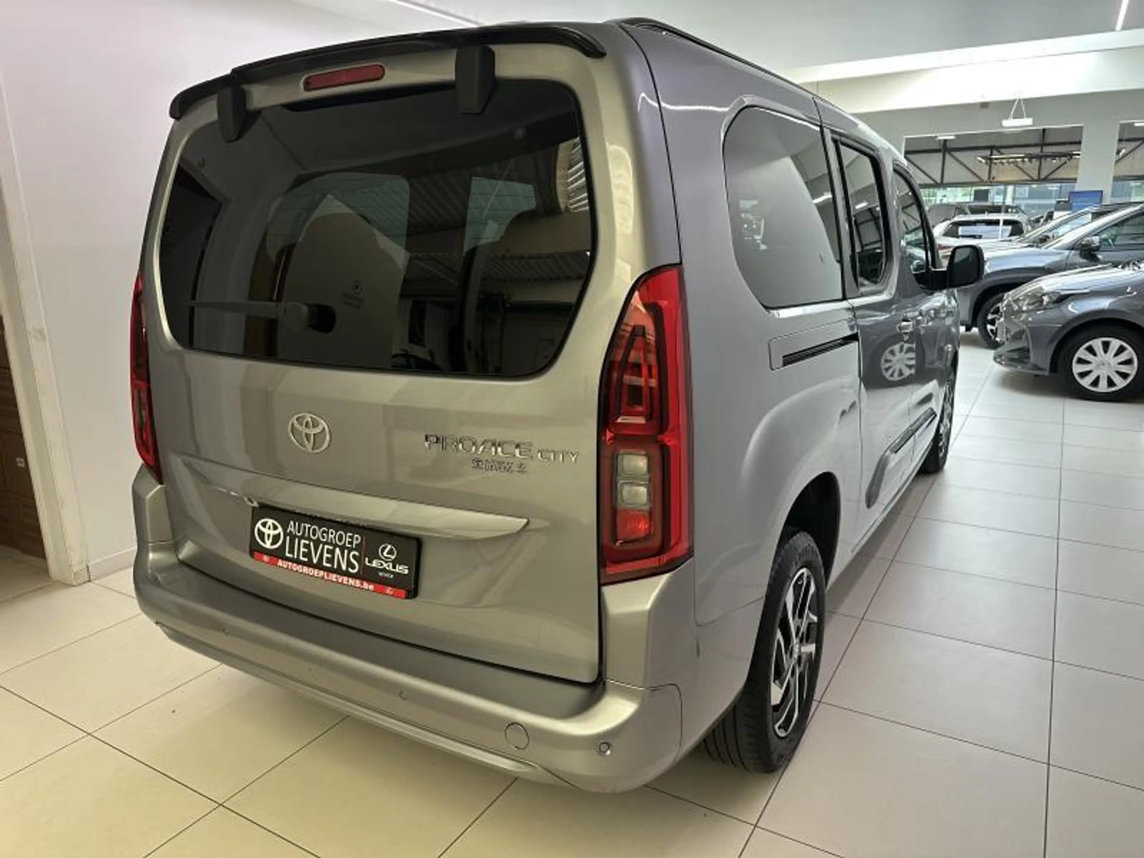 Toyota Verso 1.5 D AT FAMILY 7PL — photo 4