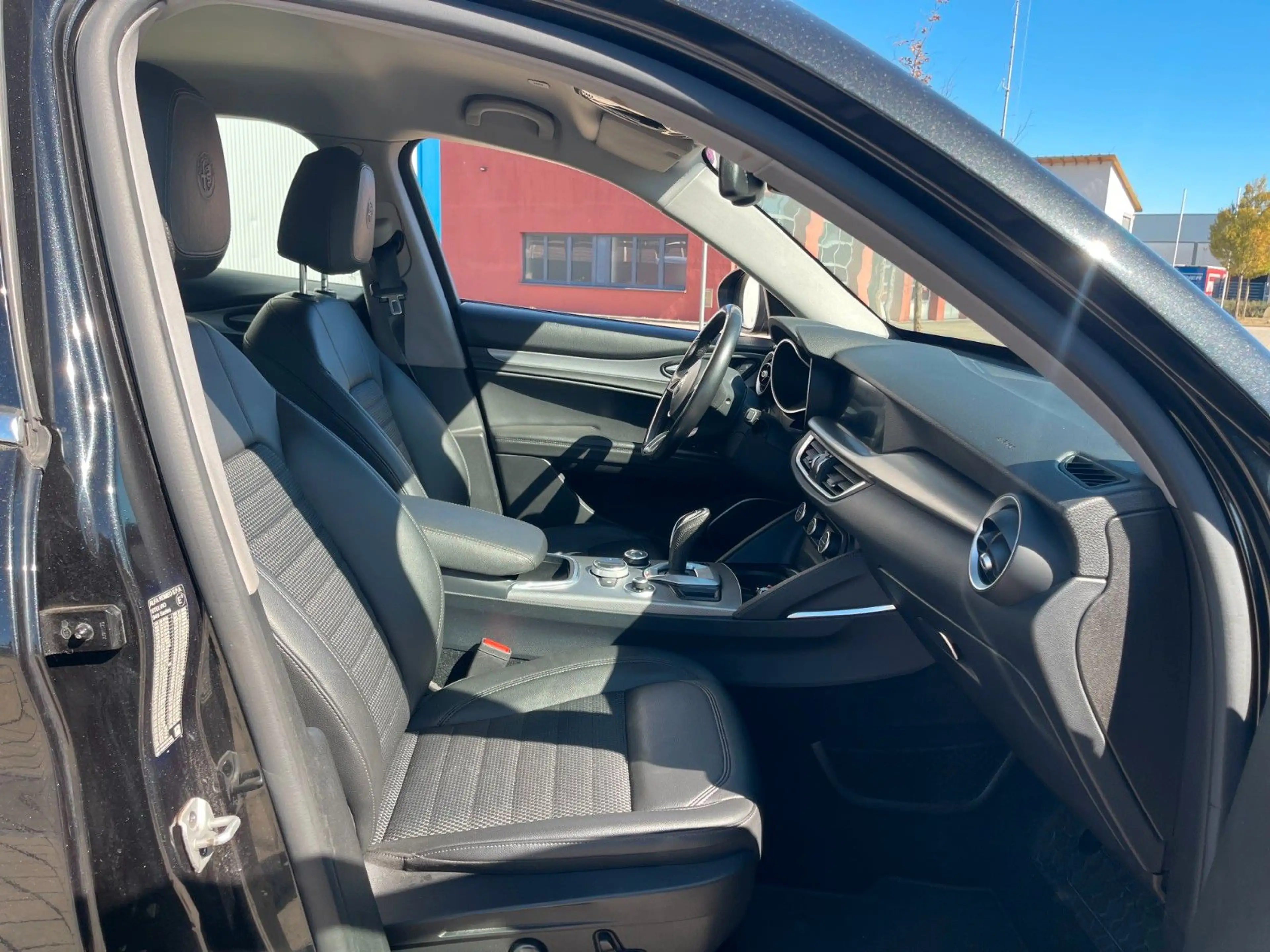 Alfa Romeo Stelvio 2.2 Diesel 16V 140W Super AT8-Q4 — photo 15