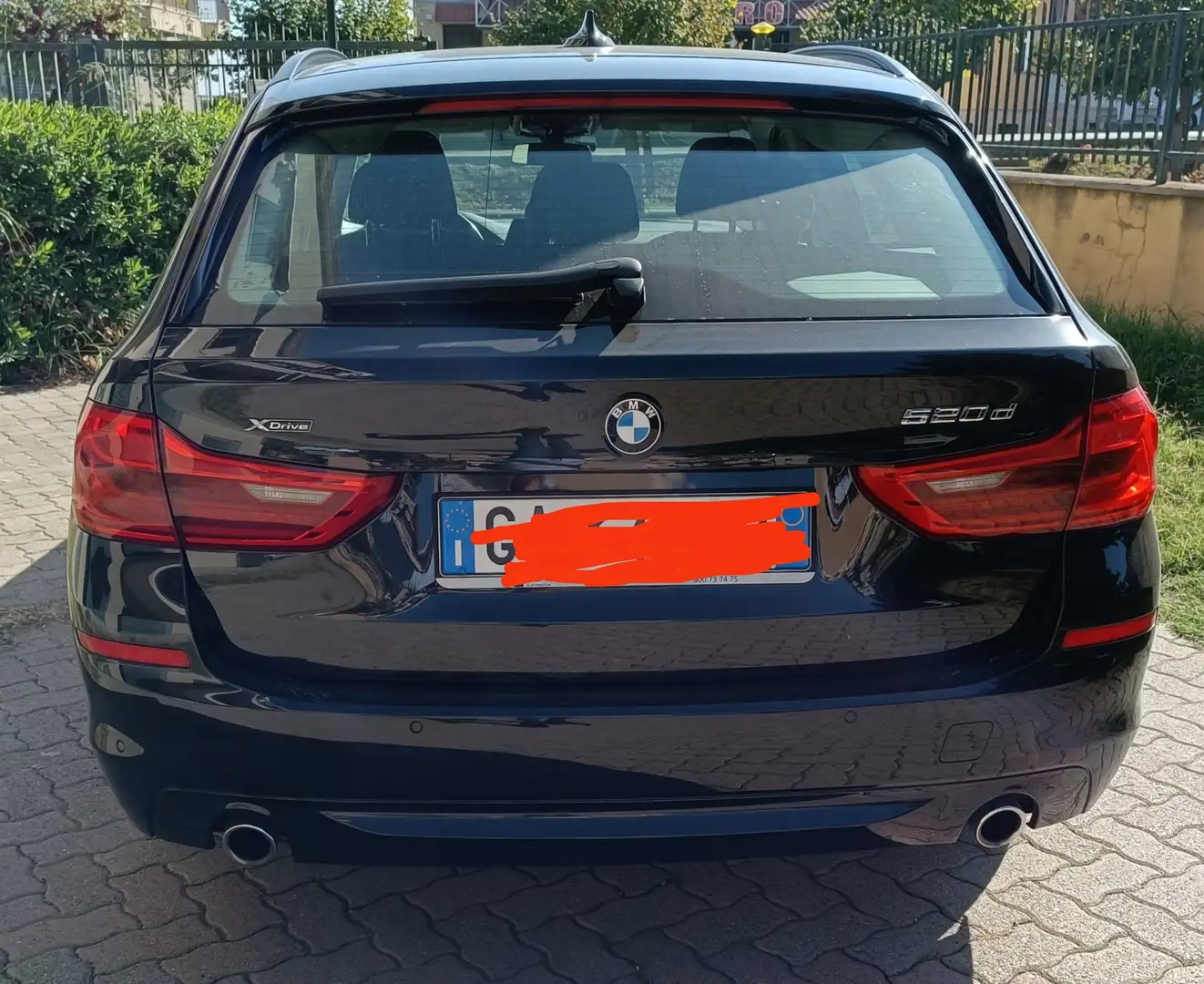 BMW 520 520d Touring mhev 48V xdrive Business auto Nero - 2