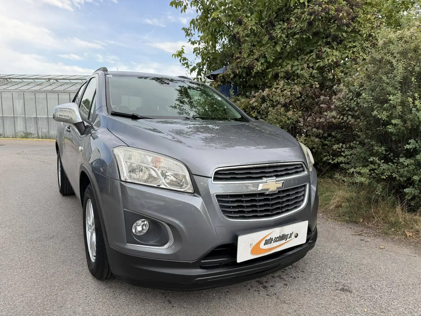 Chevrolet Trax 1.6i Benzin ** 52.000km** Pickerl 08/2027 Grau - 1