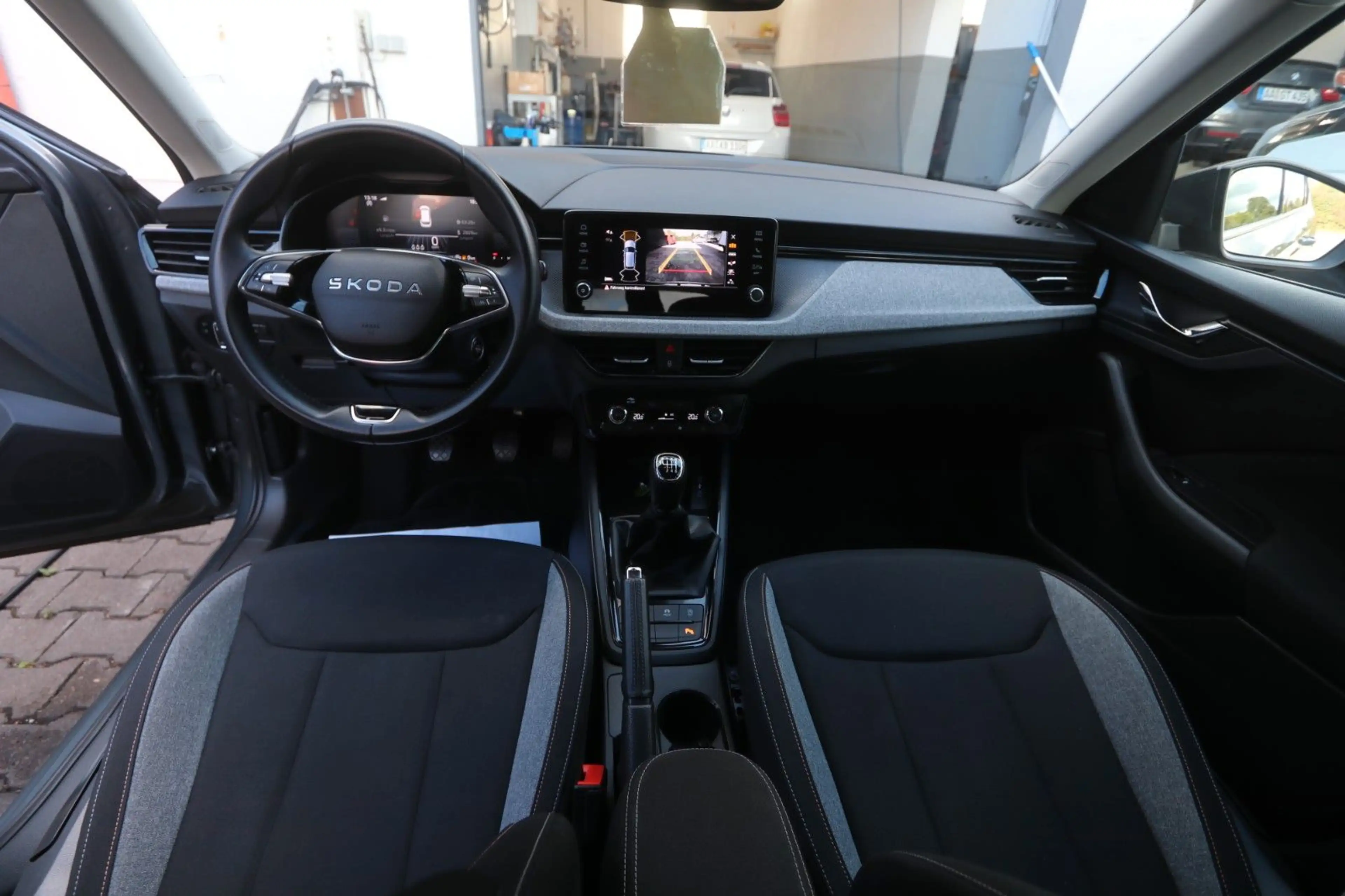Skoda Kamiq Selection LED Keyless Kamera Carplay MFL — photo 13