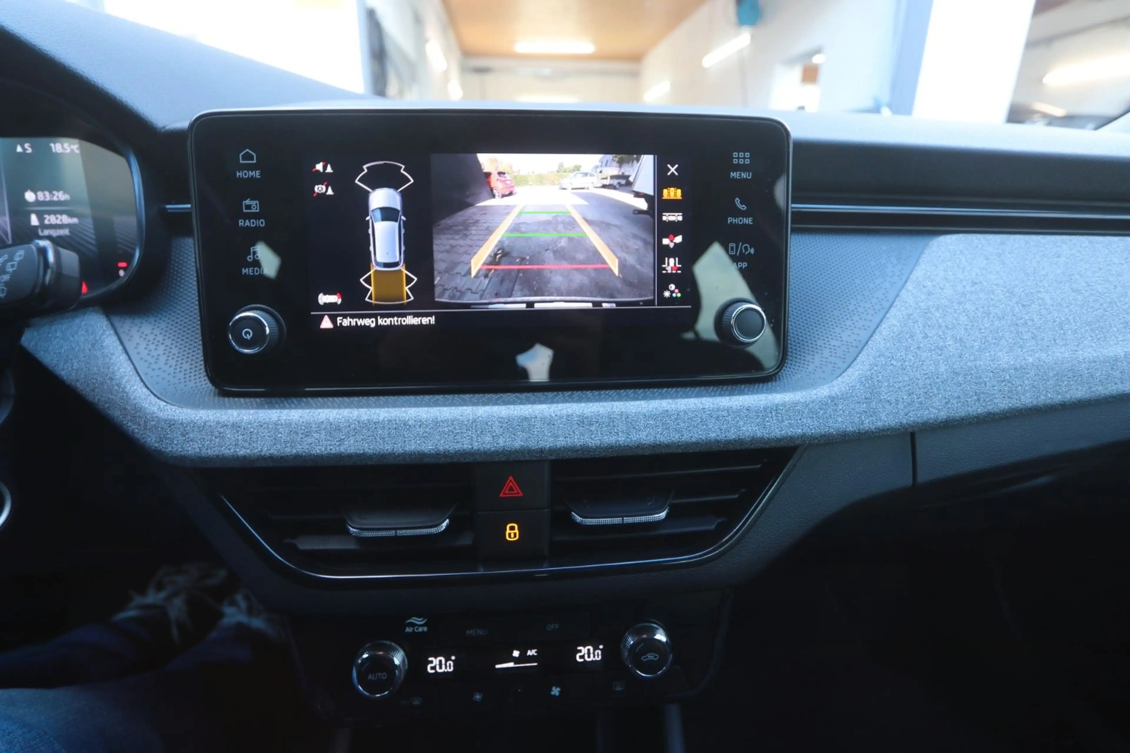 Skoda Kamiq Selection LED Keyless Kamera Carplay MFL — photo 10