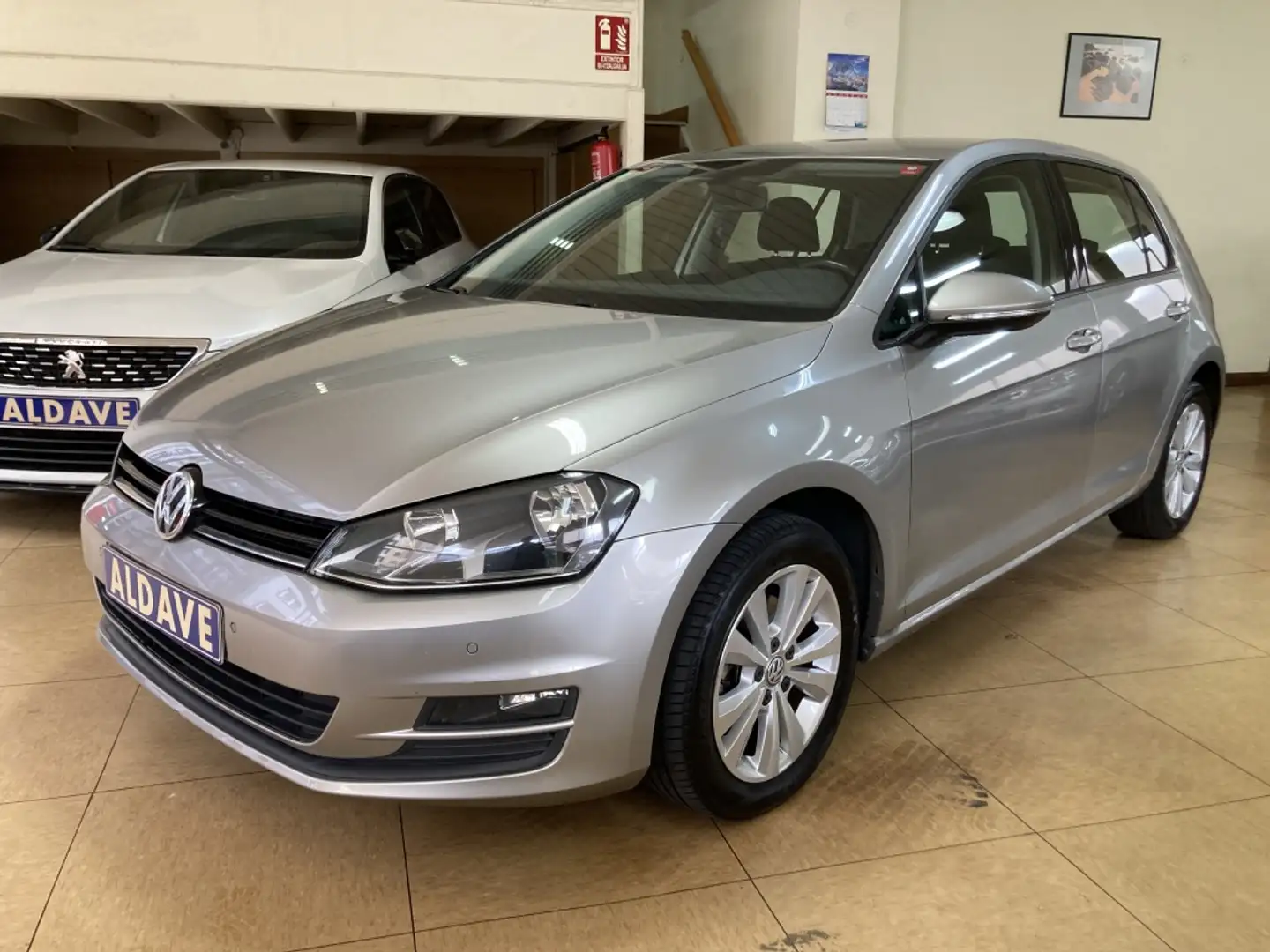 Volkswagen Golf 1.6TDI CR BMT Advance 110 Beige - 1