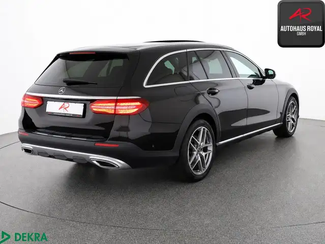 Mercedes-Benz E-Class view 5