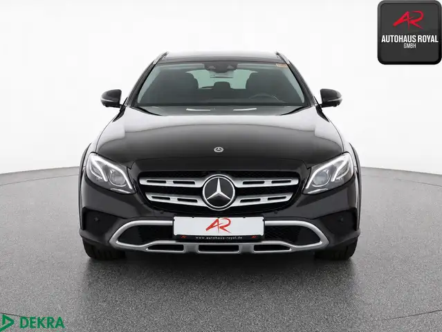 Mercedes-Benz E-Class view 8
