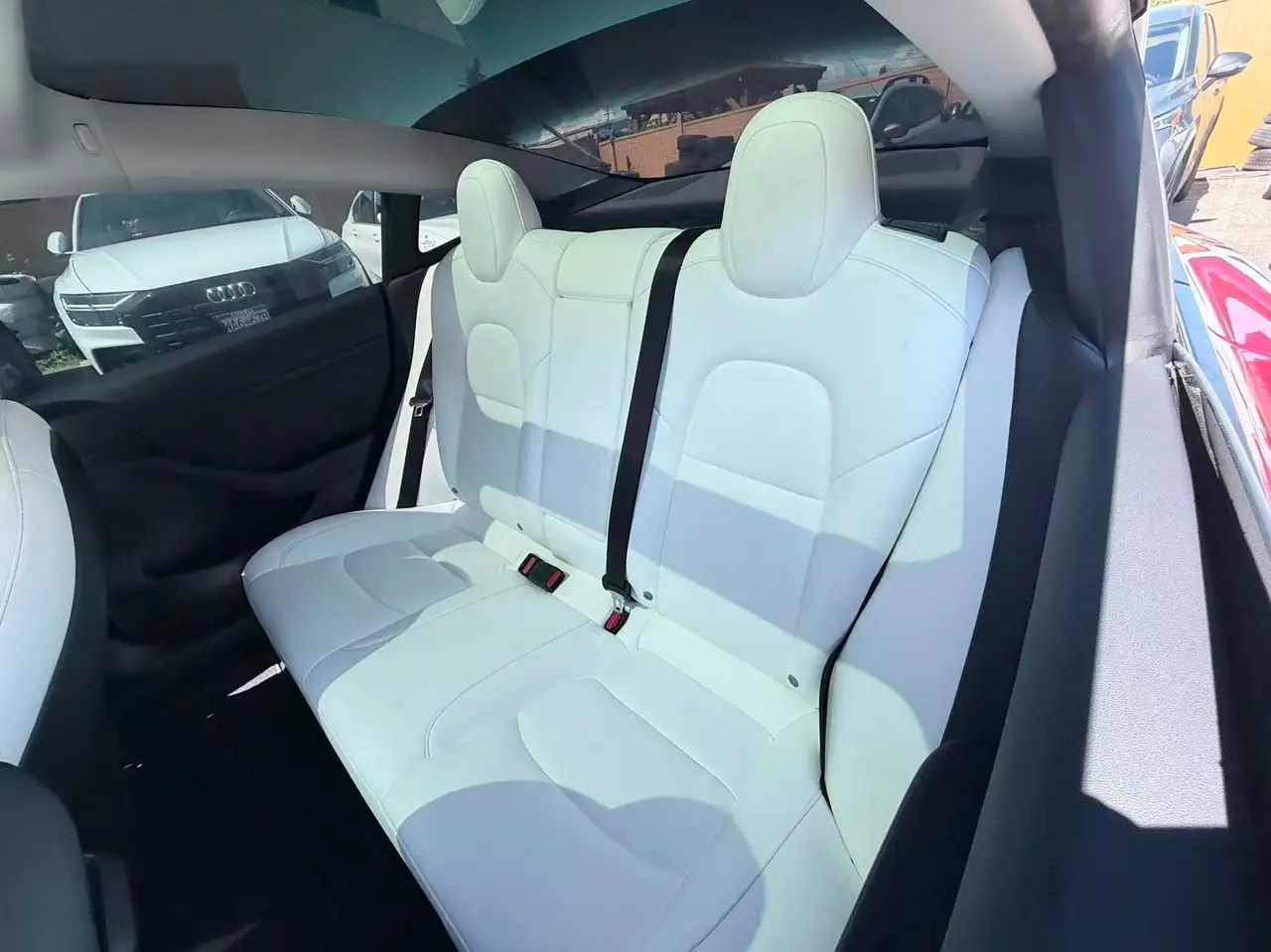 Tesla Model 3 fotografie Tesla Model 3