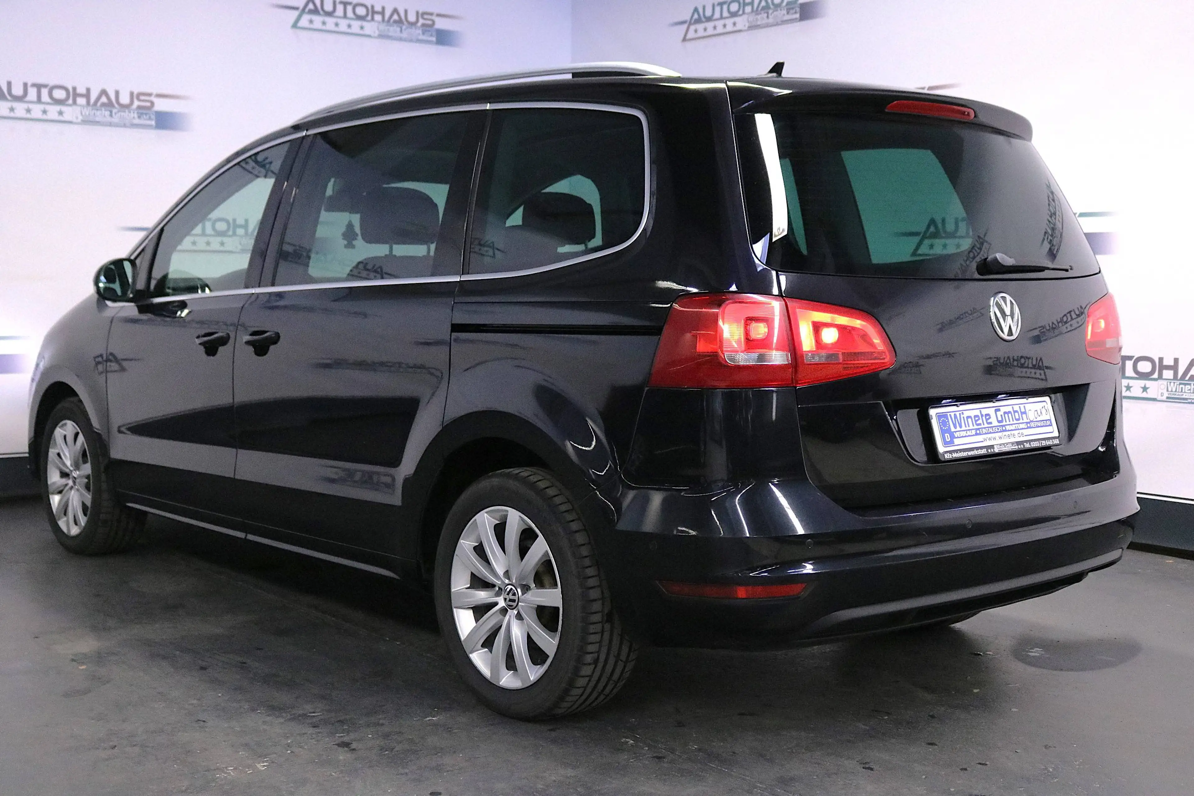 Volkswagen Sharan 2.0TDI Highline BMT 4Motion 7SITZER*NAVI*PANO*SHZ*LEDER*LED*XENON*PDC*u.v.m — photo 5