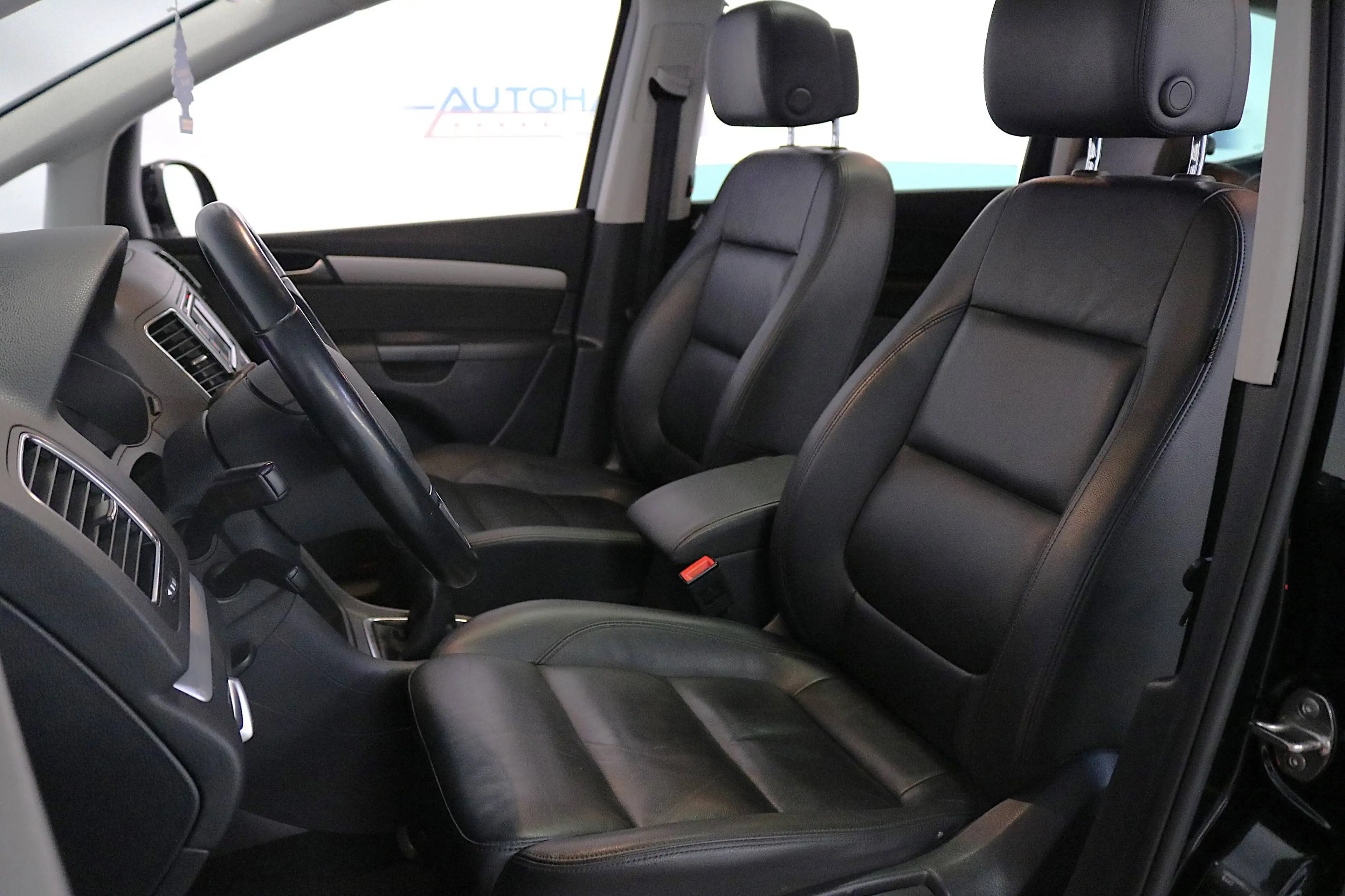 Volkswagen Sharan 2.0TDI Highline BMT 4Motion 7SITZER*NAVI*PANO*SHZ*LEDER*LED*XENON*PDC*u.v.m — photo 13