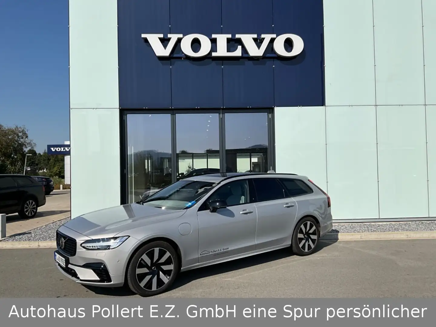 Volvo V90 T8 Ultra Dark Recharge Plug-In Hybrid AWD Silber - 1