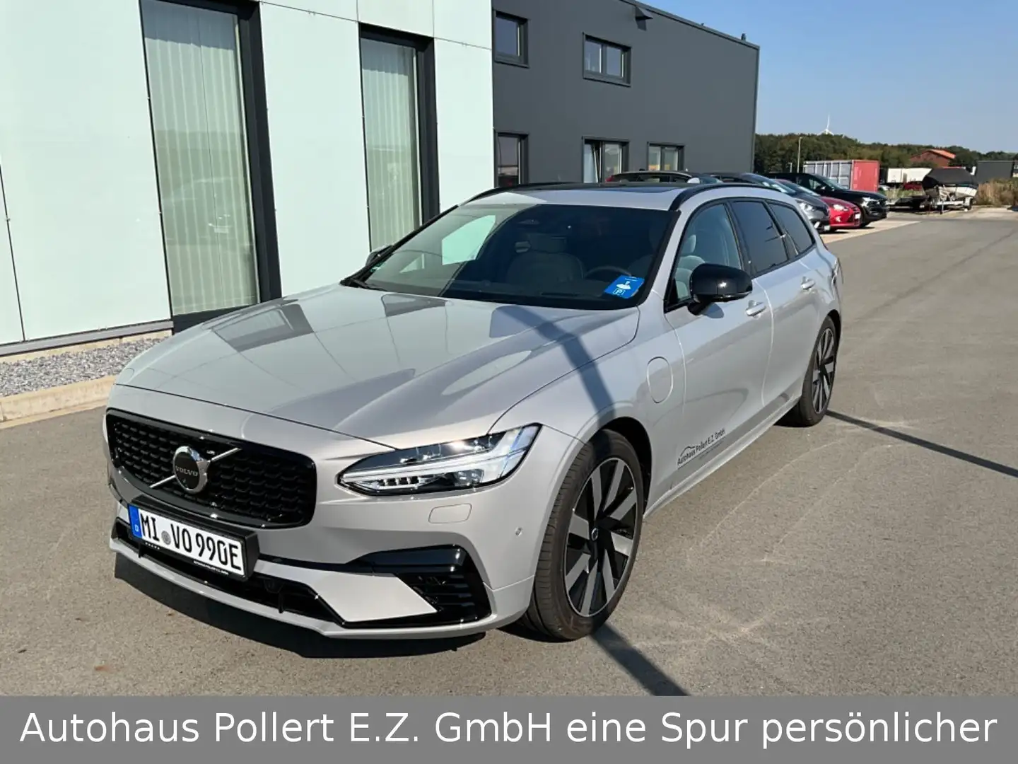 Volvo V90 T8 Ultra Dark Recharge Plug-In Hybrid AWD Silber - 2