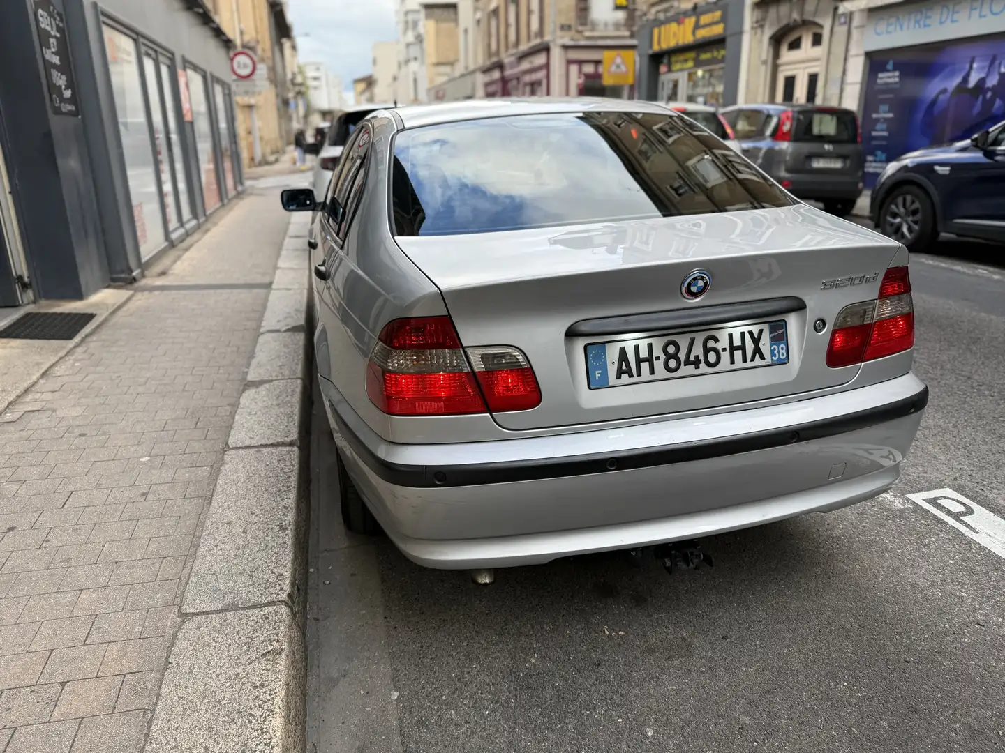 BMW 320 320d Pack - 2