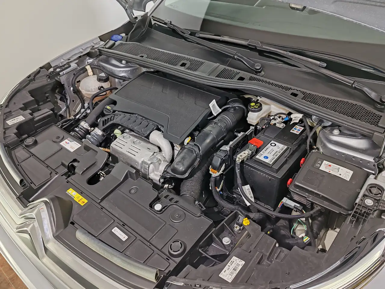 Citroen C4 1.2 130cv Plus + Car Play + Telecamera+ Cerchi R18 19