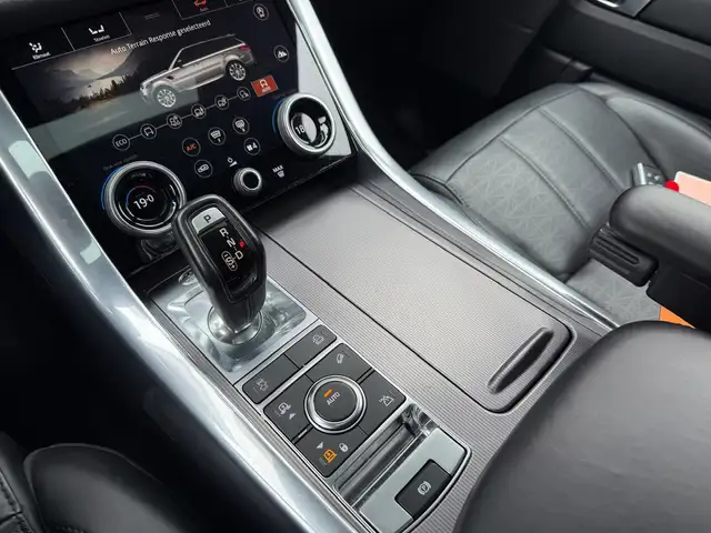 Land Rover Range Rover Sport view 18