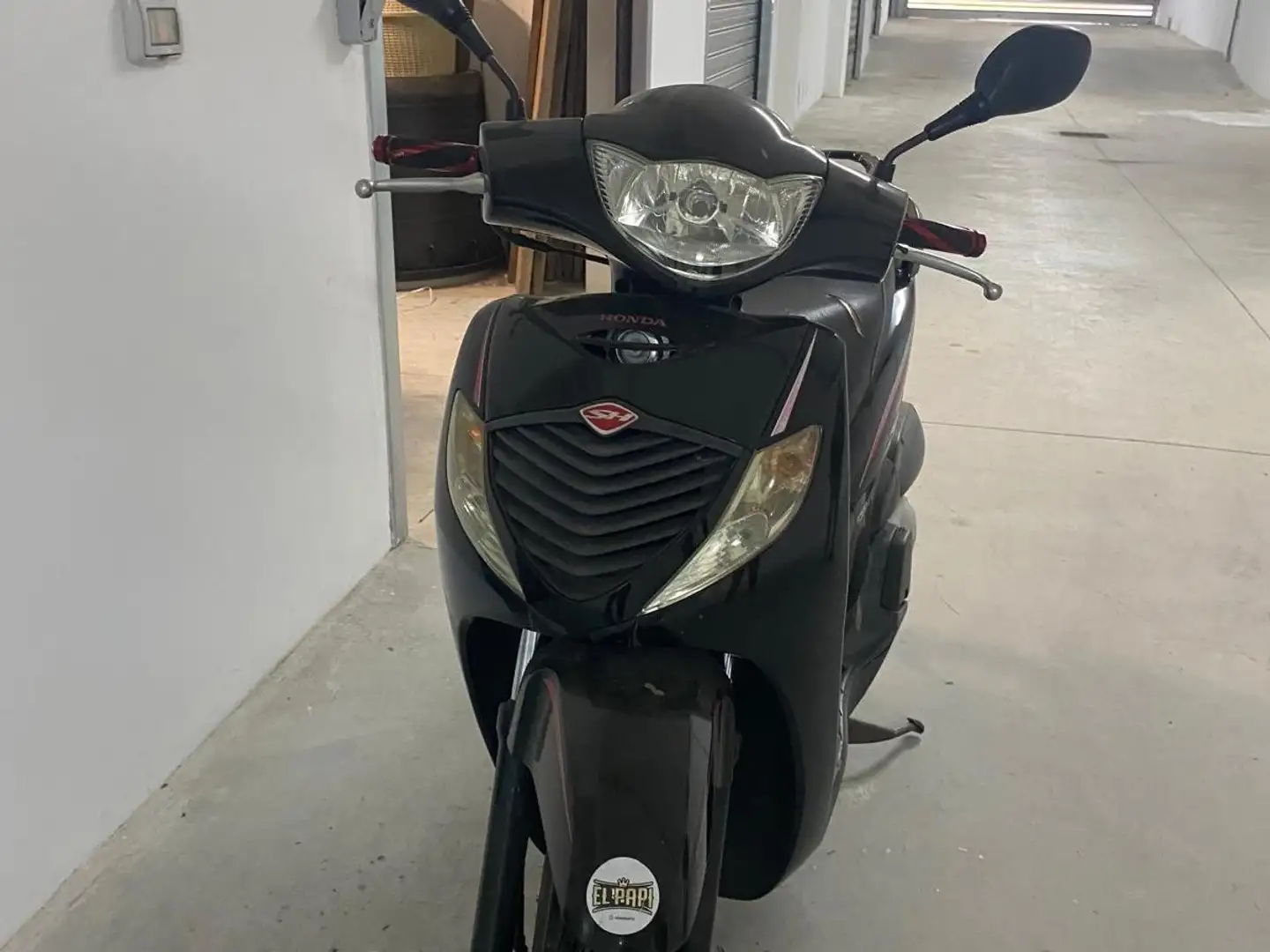 Honda SH 125i Černá - 1