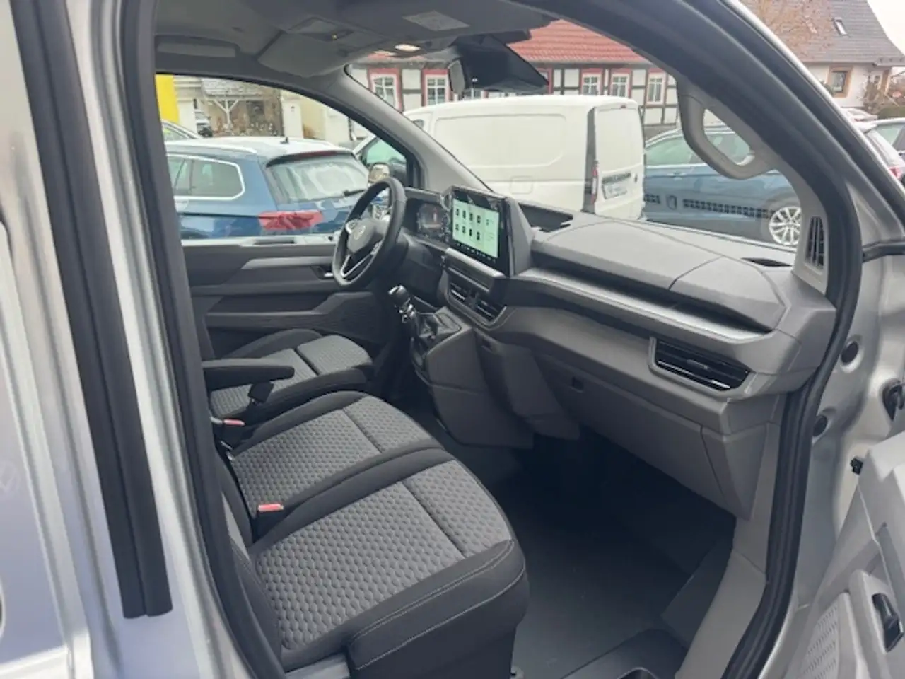 Volkswagen T7 Caravelle T7 Caravelle 2.0 TDI 6-Gang Life 10