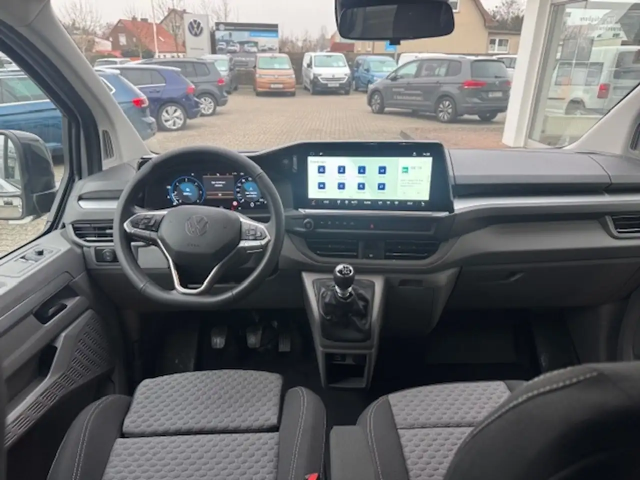 Volkswagen T7 Caravelle T7 Caravelle 2.0 TDI 6-Gang Life 11