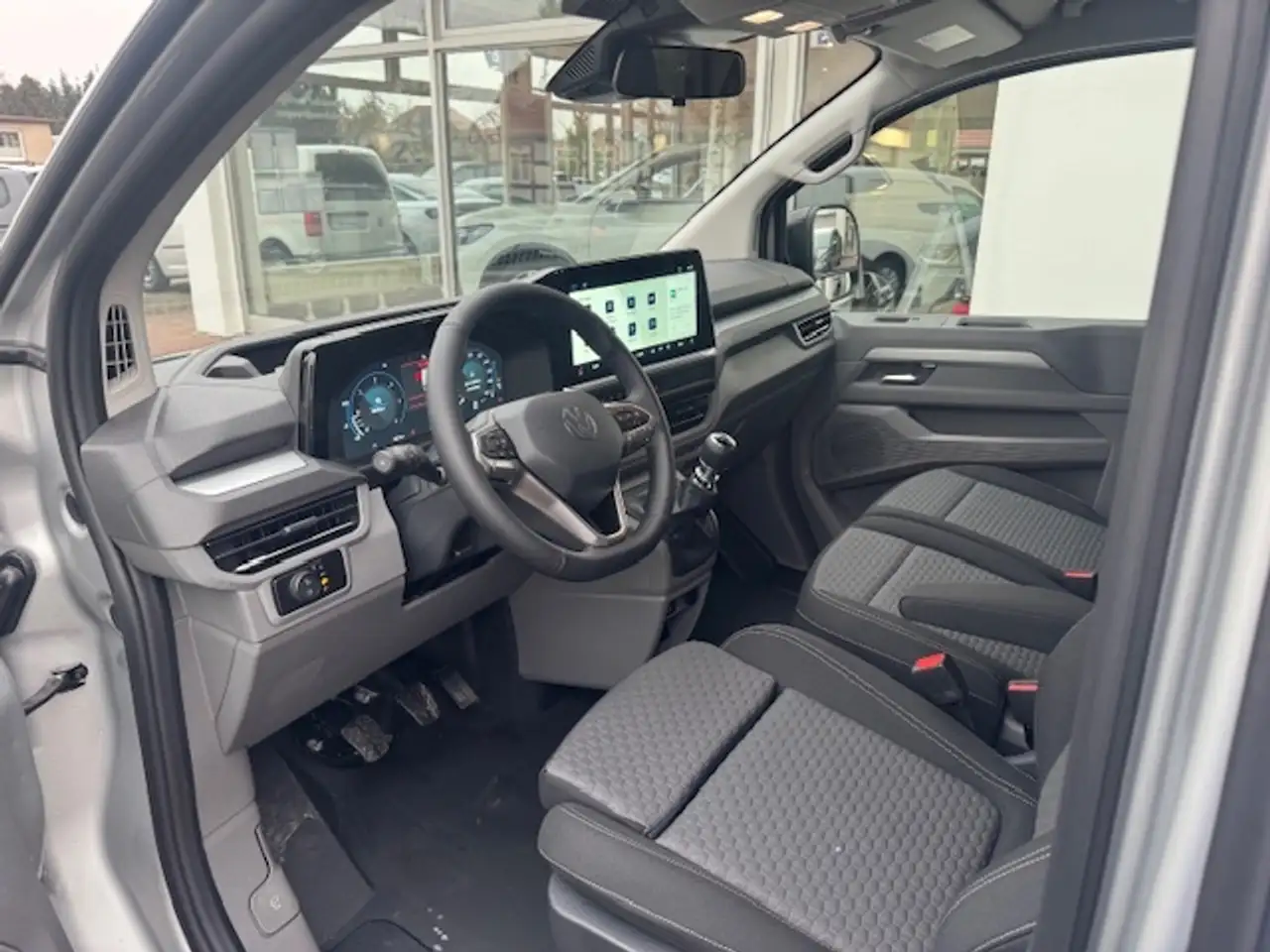 Volkswagen T7 Caravelle T7 Caravelle 2.0 TDI 6-Gang Life 14