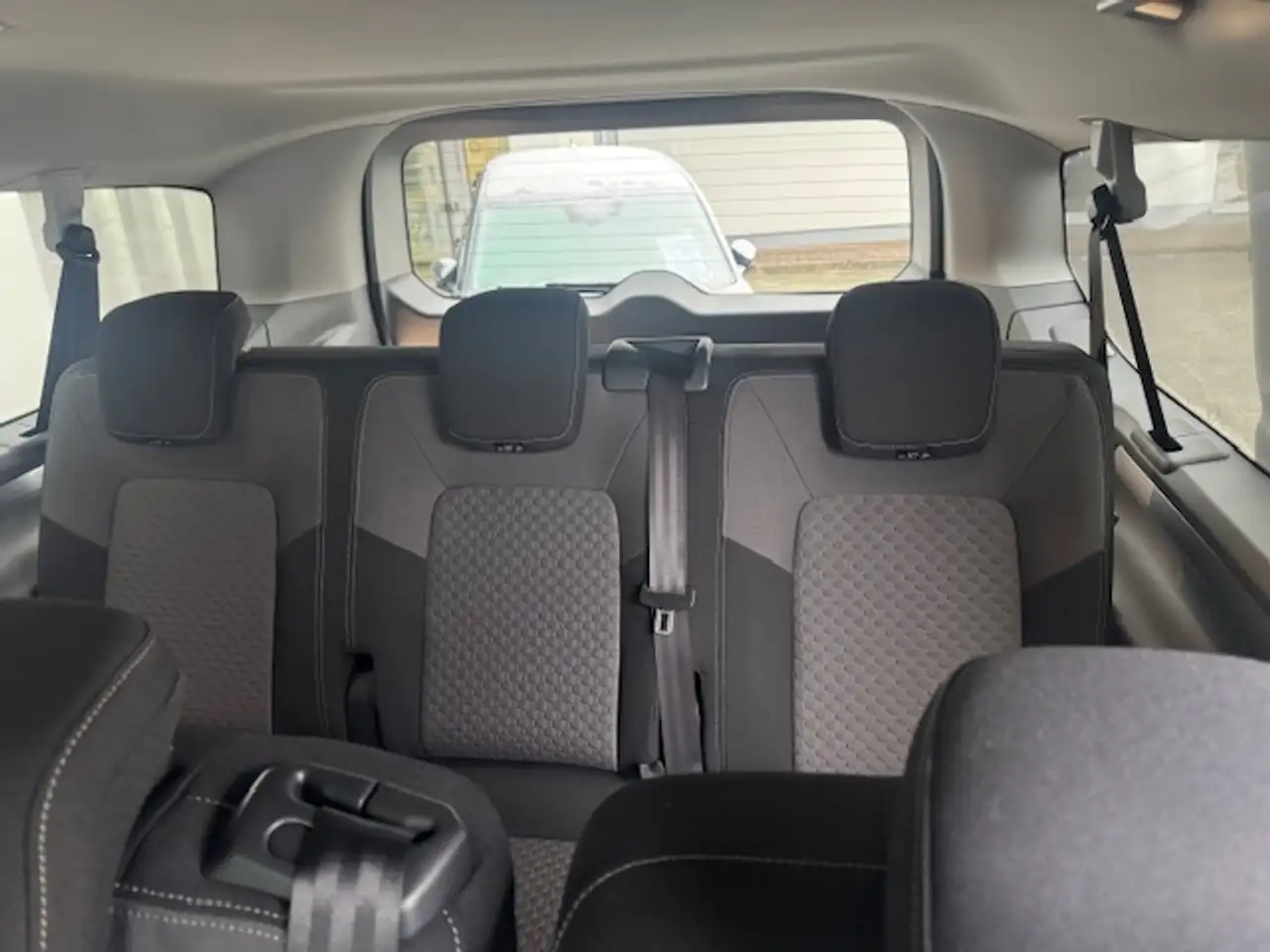 Volkswagen T7 Caravelle T7 Caravelle 2.0 TDI 6-Gang Life 13