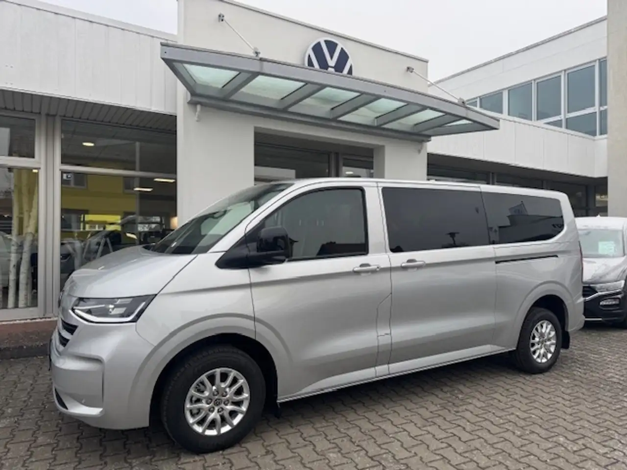 Volkswagen T7 Caravelle T7 Caravelle 2.0 TDI 6-Gang Life 2