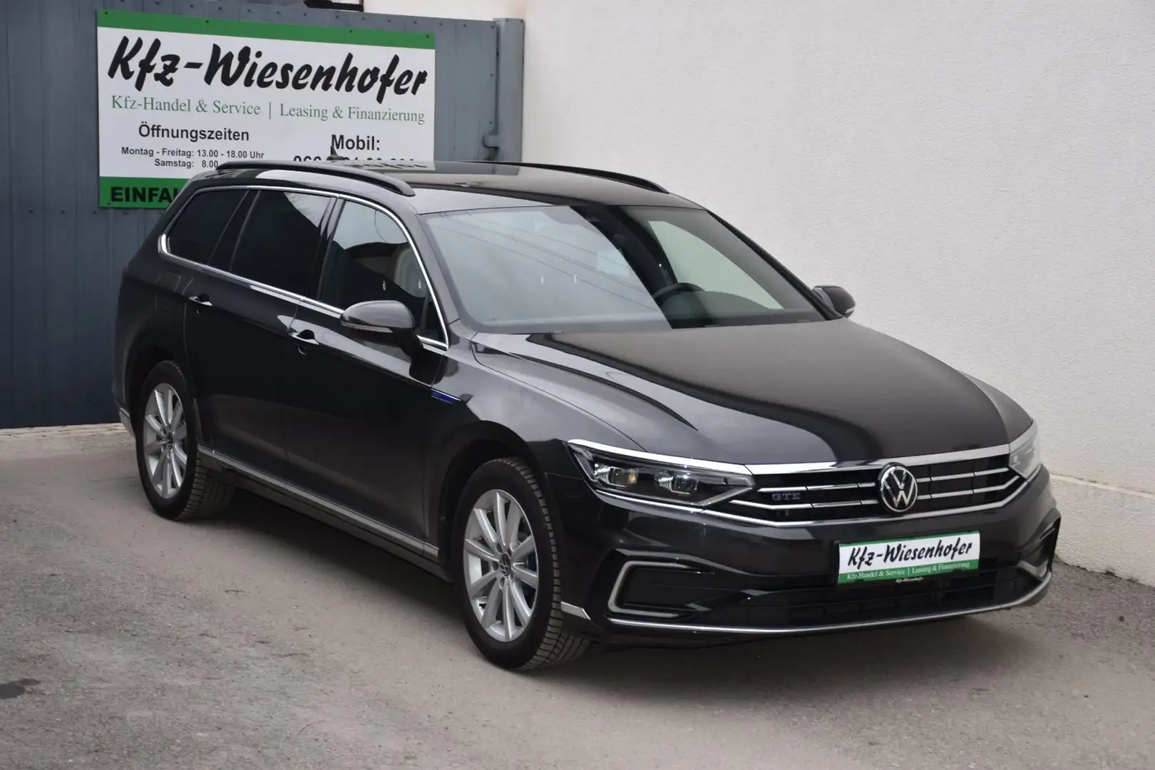 Volkswagen Passat 1.4 TSI Hybrid GTE / Anhängerkupplung / Kamera / Grau - 1