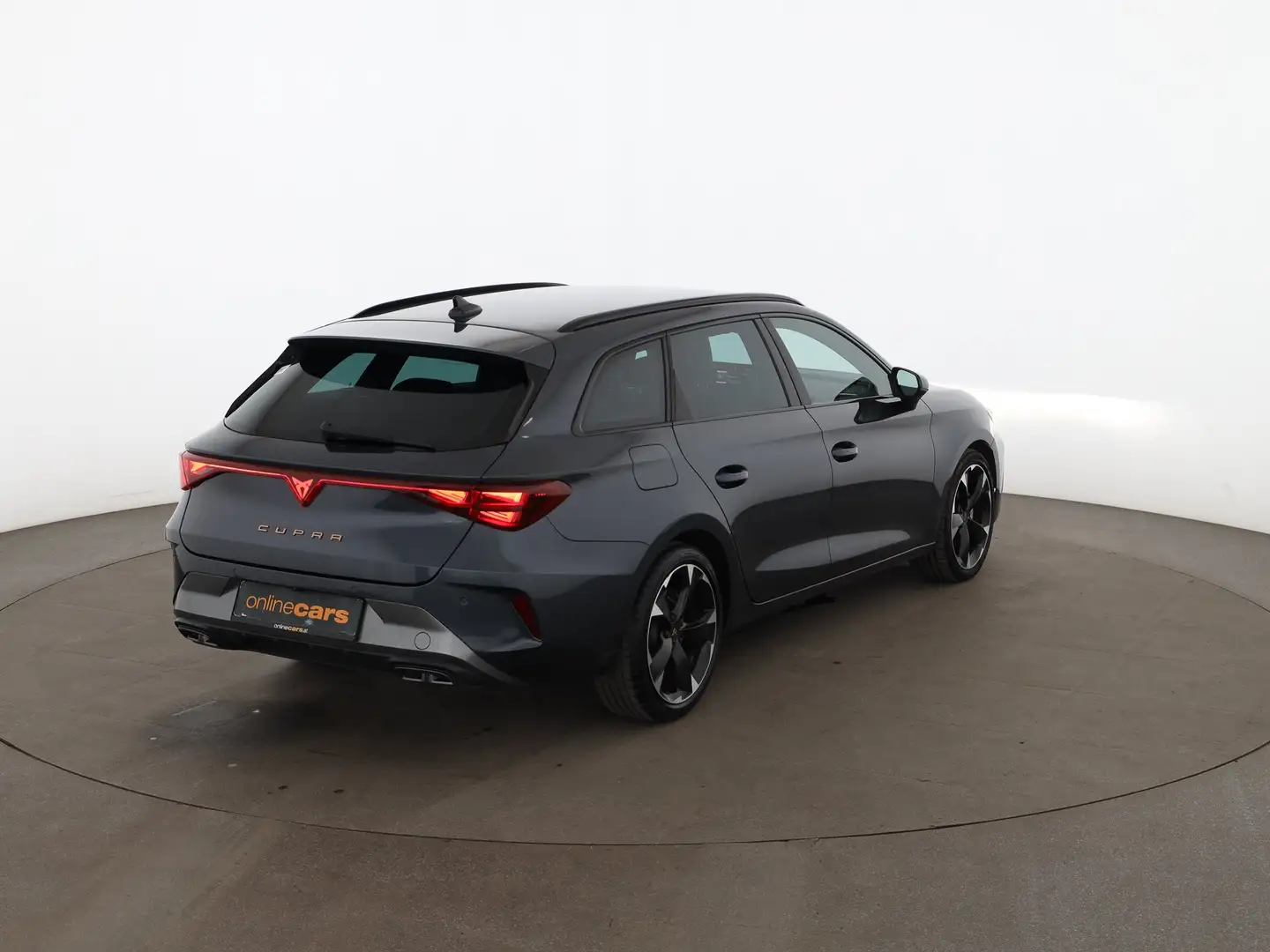 CUPRA Leon SP 2.0 TDI Aut LED RADAR LEDER ASSIST R-CAM Grau - 2