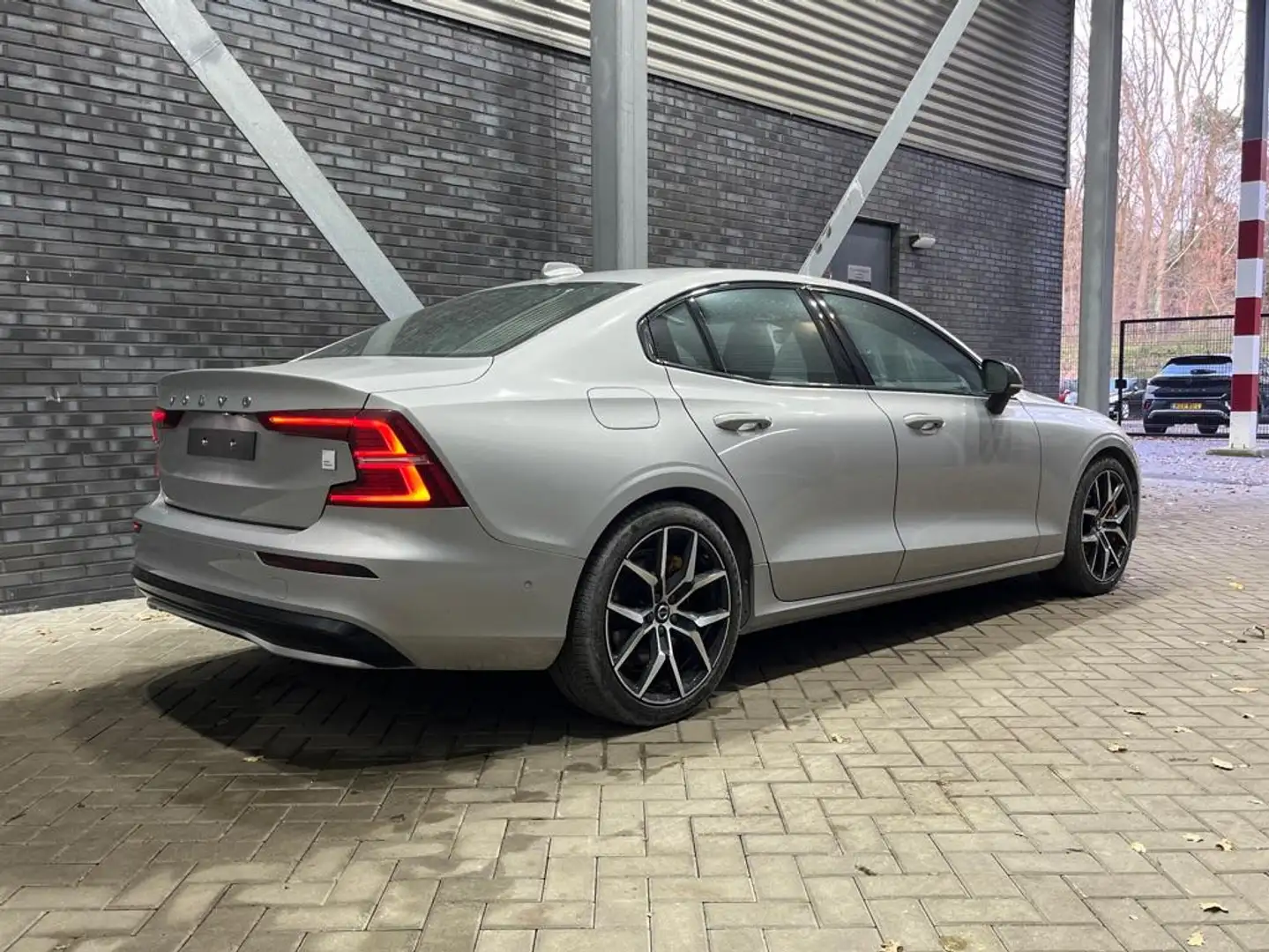 Volvo S60 T8 AWD Polestar Engineered | Bowers&Wilkins | Pano Zilver - 2