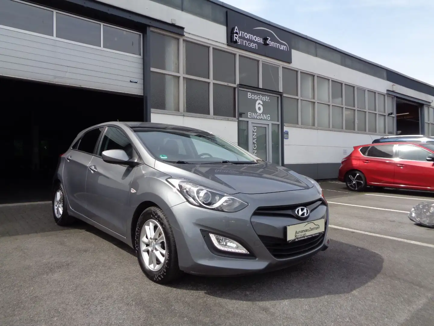 Hyundai i30 Style 1.6 CRDI Automatik*1.HD*PDC*ALU*SHEFT* Grau - 1