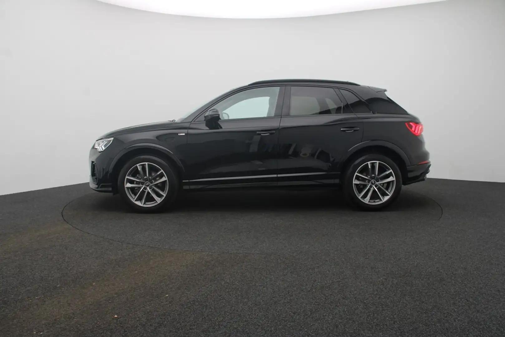 Audi Q3 35 TFSI S line Virt.Cockpit LED Navi AHK Noir - 2