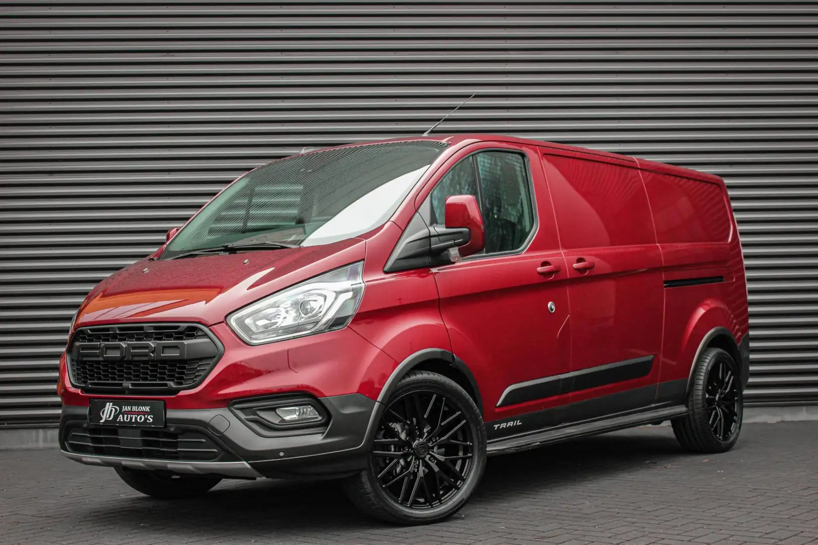 Ford Transit Custom 2.0 TDCI L2H1 TRAIL 170PK 6-BAK / NAVIGATIE / TREK Piros - 1