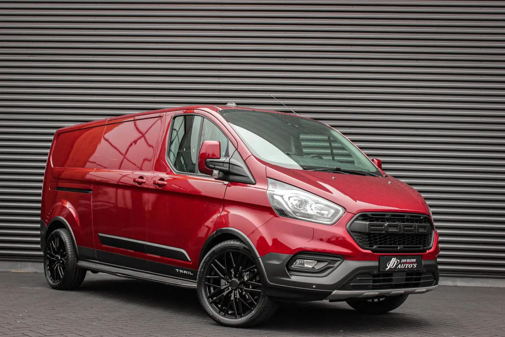 Ford Transit Custom 2.0 TDCI L2H1 TRAIL 170PK 6-BAK / NAVIGATIE / TREK Piros - 2