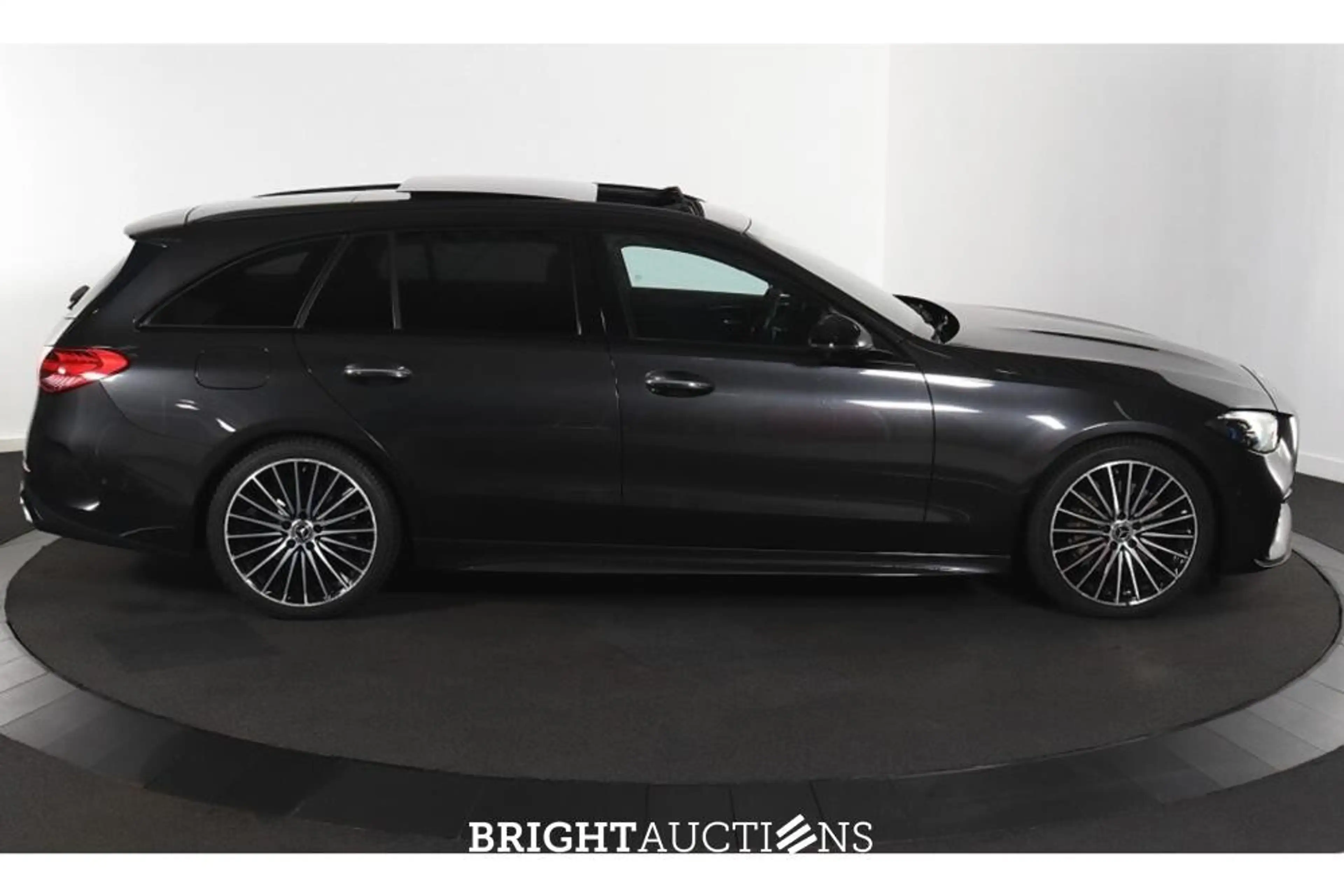 Mercedes-Benz C 200 Launch Edition AMG Line — photo 5