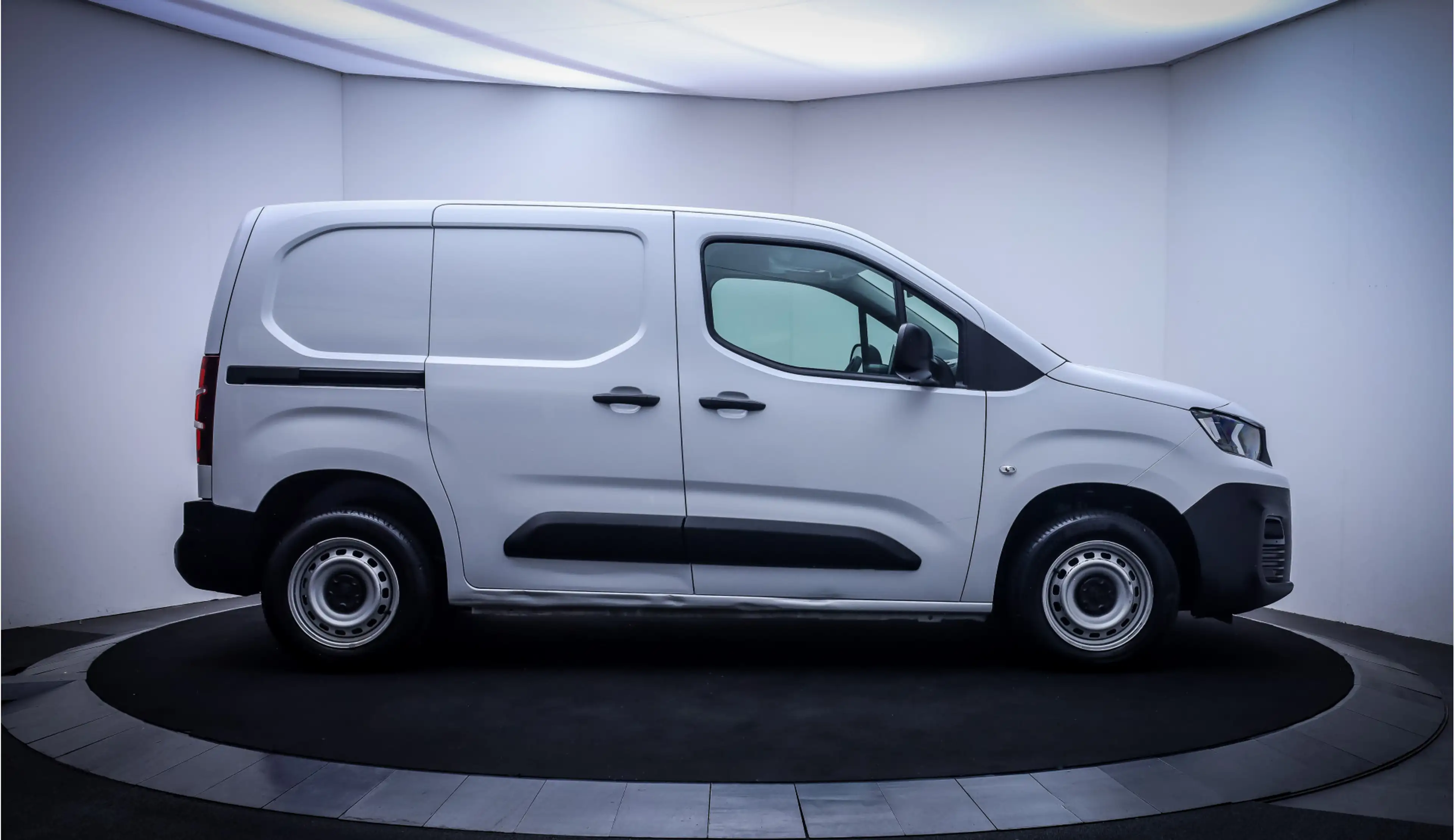 Peugeot Partner 1.2T 110Pk S&S 1e Eig. CARPLAY | NAVI | CAMERA | Z — photo 4