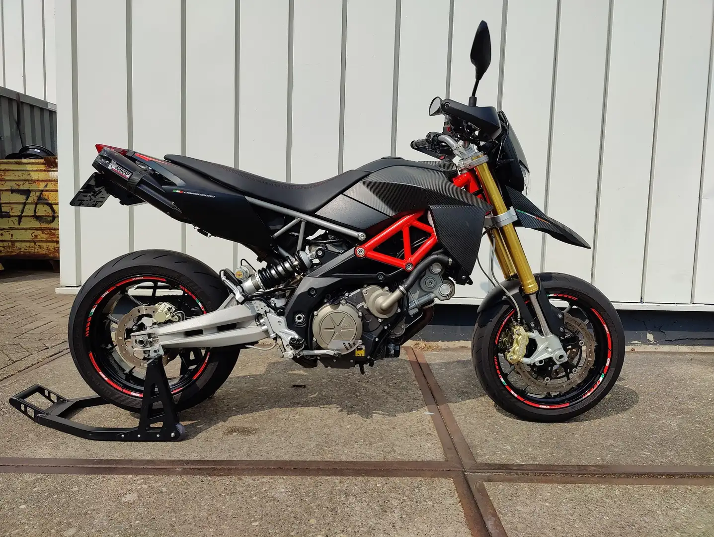 Aprilia Dorsoduro 750 Factory Negru - 1