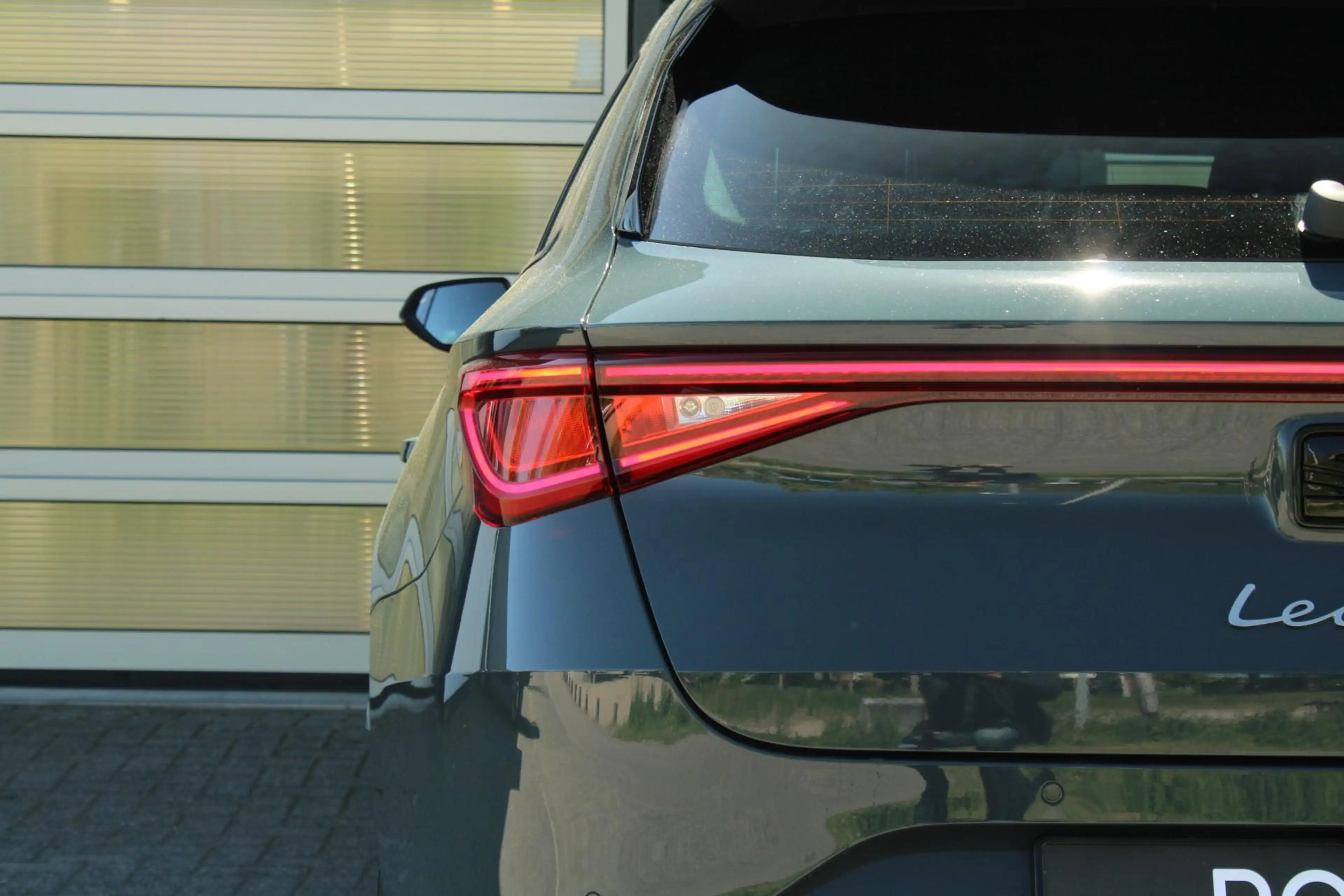 SEAT Leon e-Hybrid Sportstourer 1.5 TSI 204pk FR Business | Midnight — photo 15