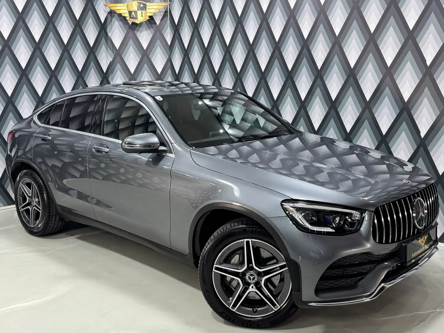 Mercedes-Benz GLC 220 d Coupe 4MATIC // AMG LINE // PANO // AHK // Grey - 1