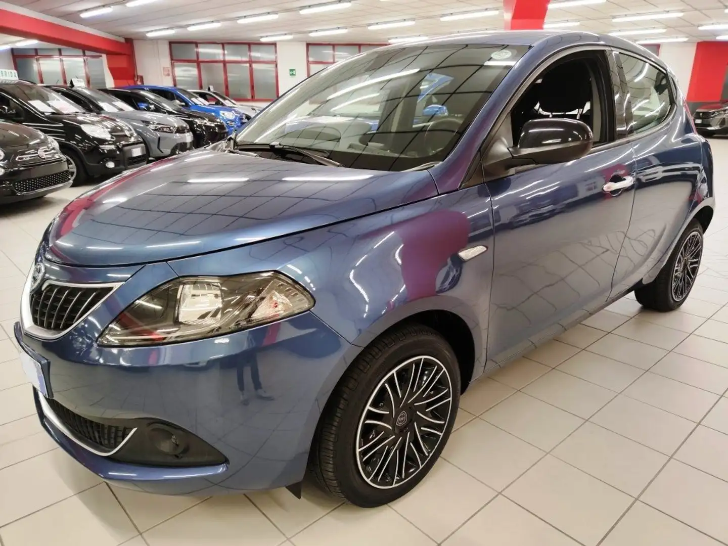 Lancia Ypsilon 1.0 70cv Hybrid 5p Gold + Car Play Blu/Azzurro - 1
