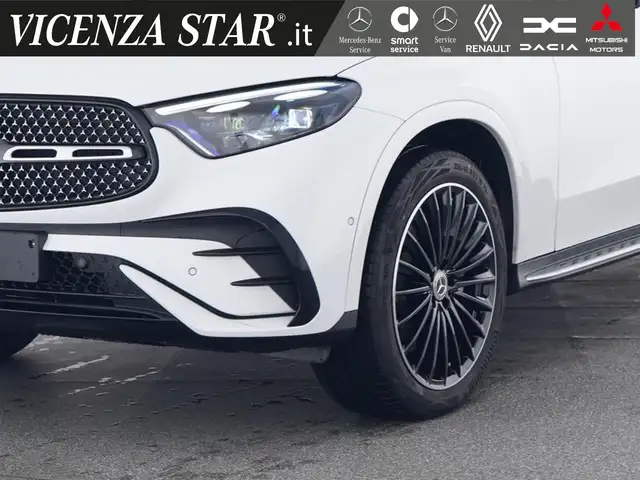 Mercedes-Benz GLC view 2