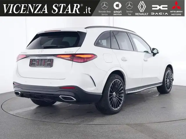 Mercedes-Benz GLC view 3