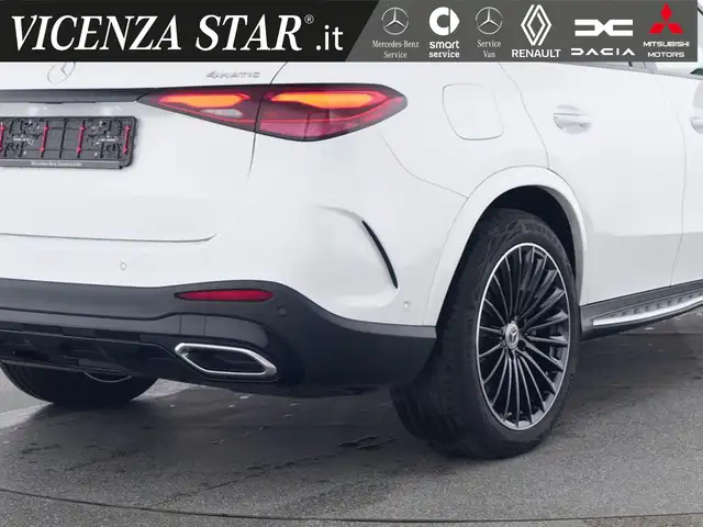Mercedes-Benz GLC view 4