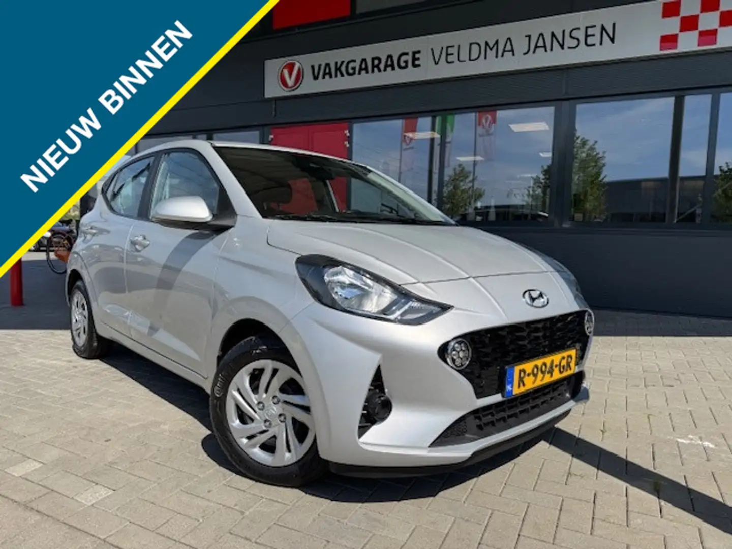 Hyundai i10 1.0 COMFORT 5-DRS. + APPLE CARPLAY/AIRCO Grijs - 1