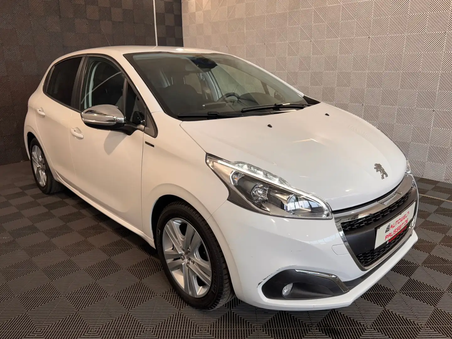 Peugeot 208 *SIGNATURE*PANO-TEMPO-LED-PDC.H-KLIMA-TOUCH Weiß - 1
