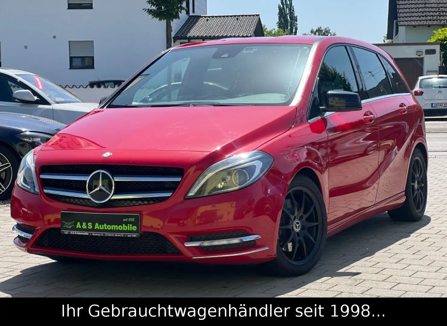 Mercedes-Benz B 250 7G-DCT Sportpaket *BI-XENON/CAM/AHK/DSTR* Rot - 1