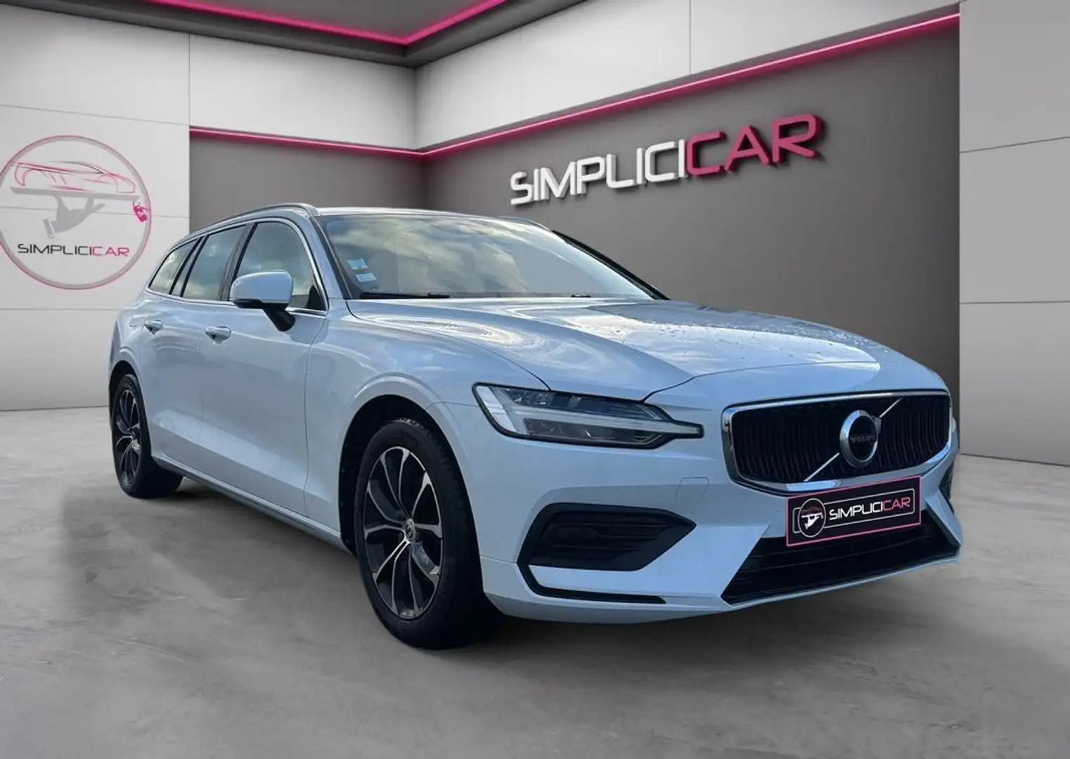 Volvo V60 BUSINESS D3 AdBlue 150 ch Geartronic 8 Executive Garantie 12 mois Blanc - 1