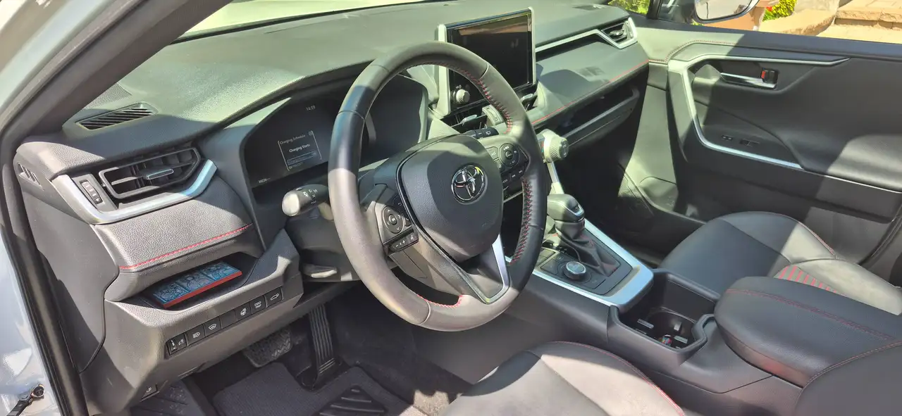 Toyota RAV 4 Prime снимка Toyota RAV 4 Prime