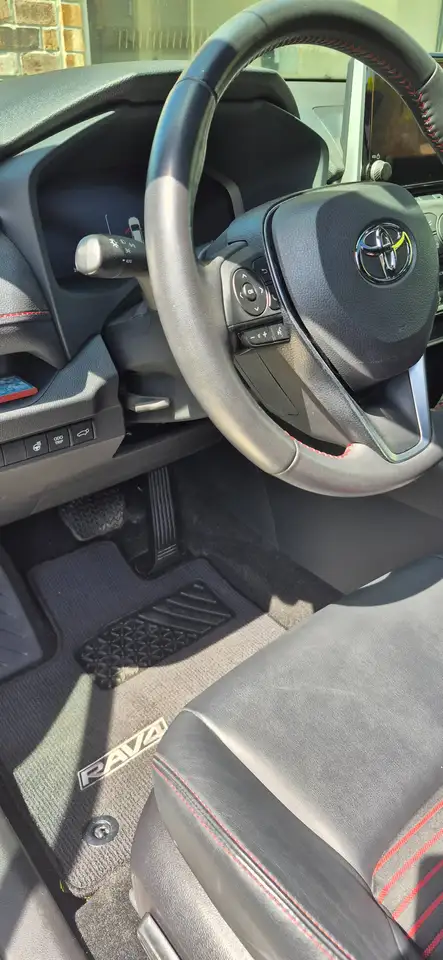 Toyota RAV 4 Prime снимка Toyota RAV 4 Prime