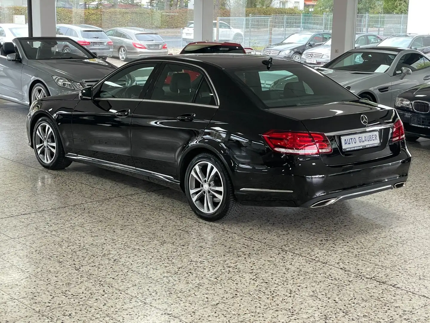 Mercedes-Benz E 200 CGI BlueEff./LED/Navi/Teilleder/2.Hand Noir - 2