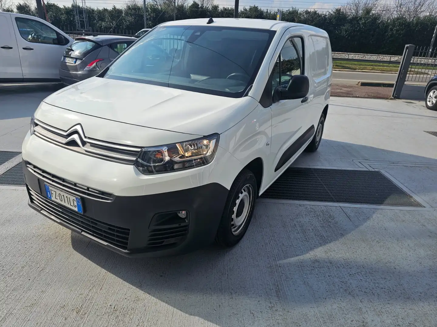Citroen Berlingo 1.5 Bluehdi 75cv VAN Blanc - 2